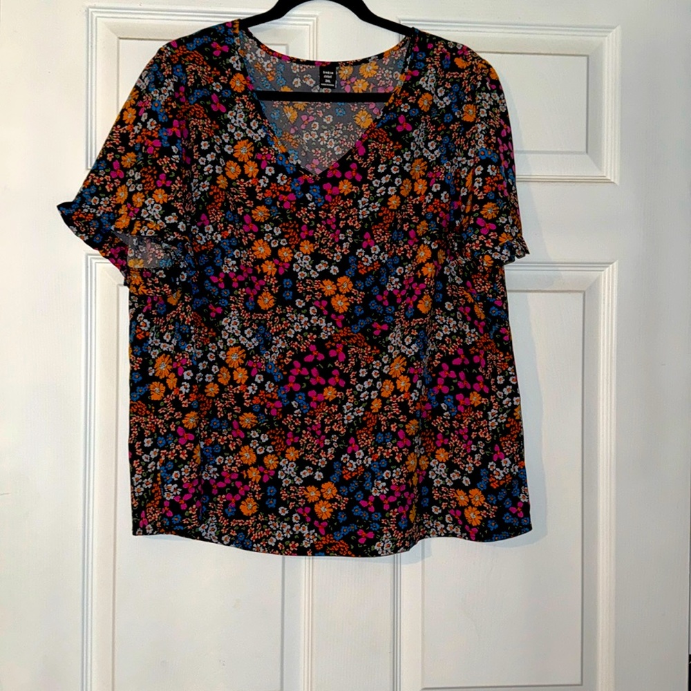 Size 2x v neck business casual blouse